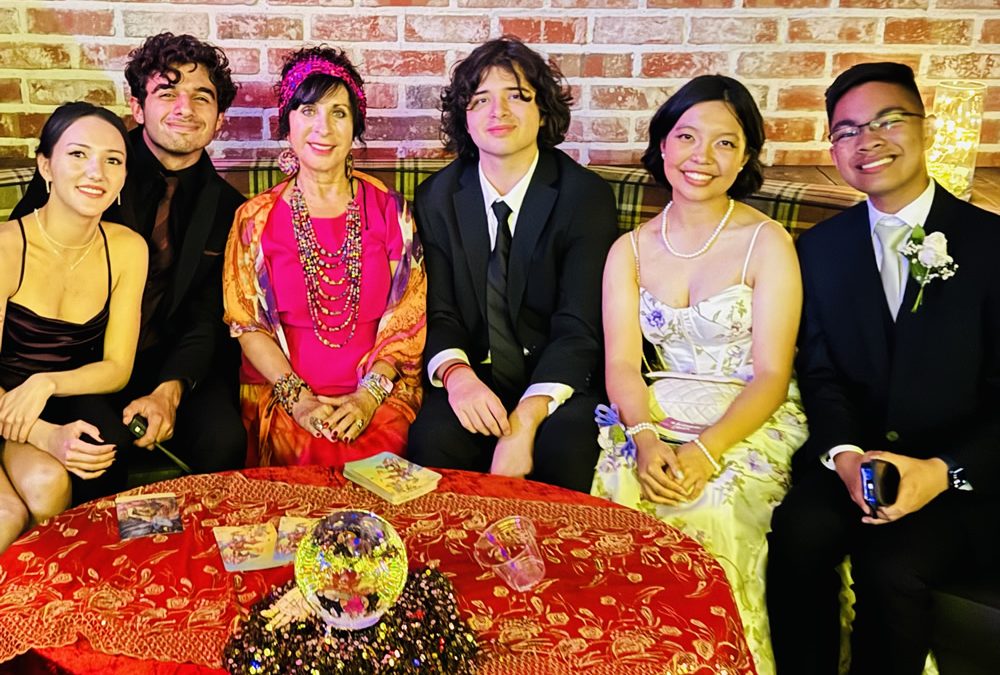 Unleash the Magic: Why Party Psychic Entertainment is Perfect for Proms and Teen Events